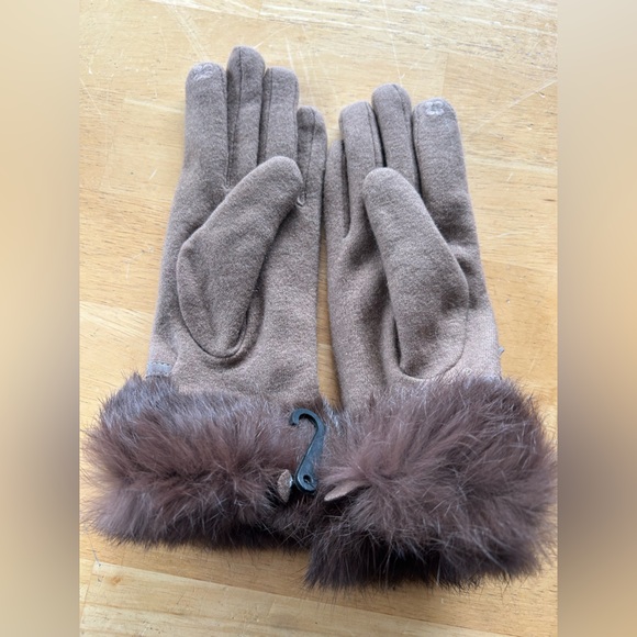 Brown Rabbit Fur-Trimmed Gloves - Picture 2 of 10